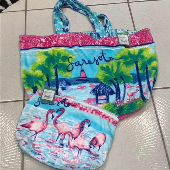 Lilly Pulitzer Handbags - Lilly Pulitzer Destination Sarasota Tote & Pouch